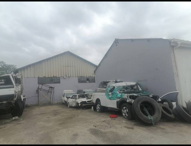 5,600M² WAREHOUSE FOR SALE IN ISIPINGO RAIL